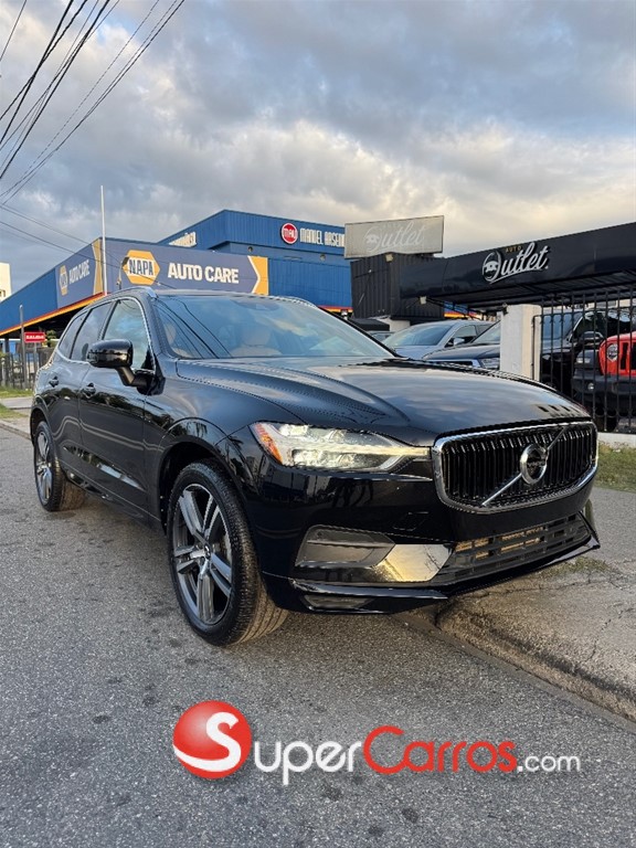 2020 Volvo XC60 B5 Momentum