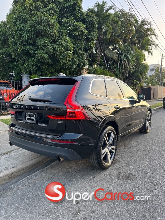 2020 Volvo XC60 B5 Momentum — foto 3 / 12