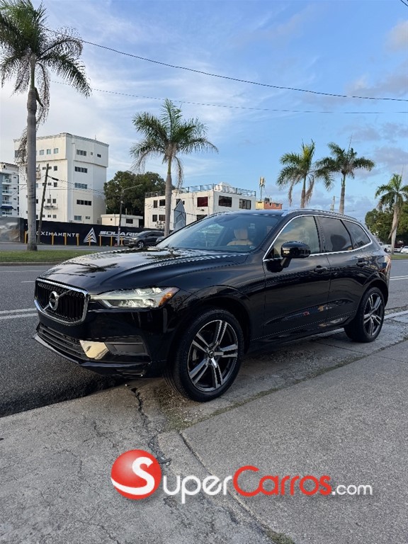 2020 Volvo XC60 B5 Momentum — foto 6 / 12