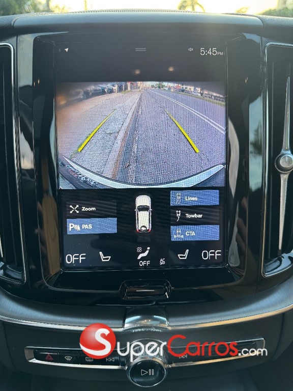 2020 Volvo XC60 B5 Momentum — foto 10 / 12
