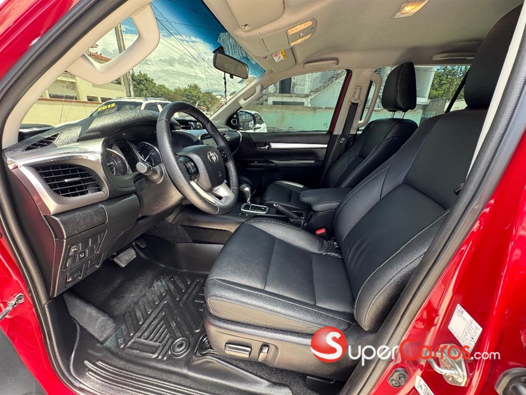 2025 Toyota Hilux SRX — foto 9 / 12
