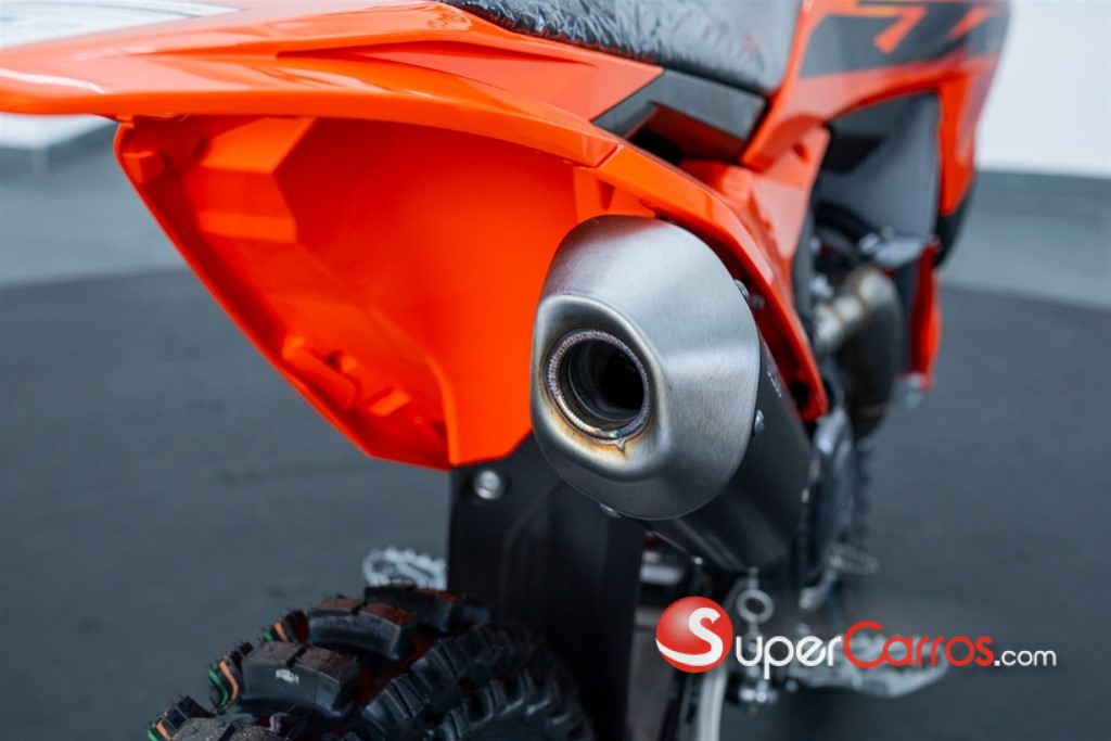 2025 KTM SX-F — foto 11 / 12