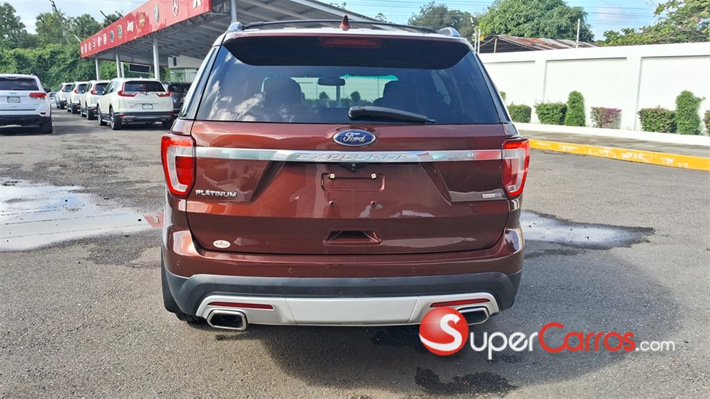 2016 Ford Explorer Platinum — foto 6 / 12