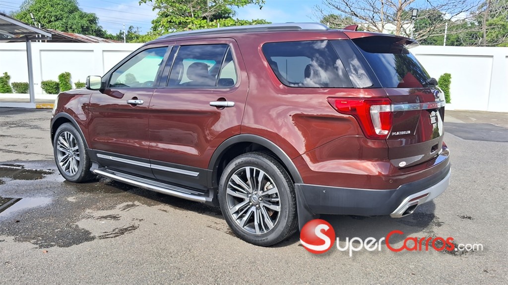 2016 Ford Explorer Platinum — foto 7 / 12