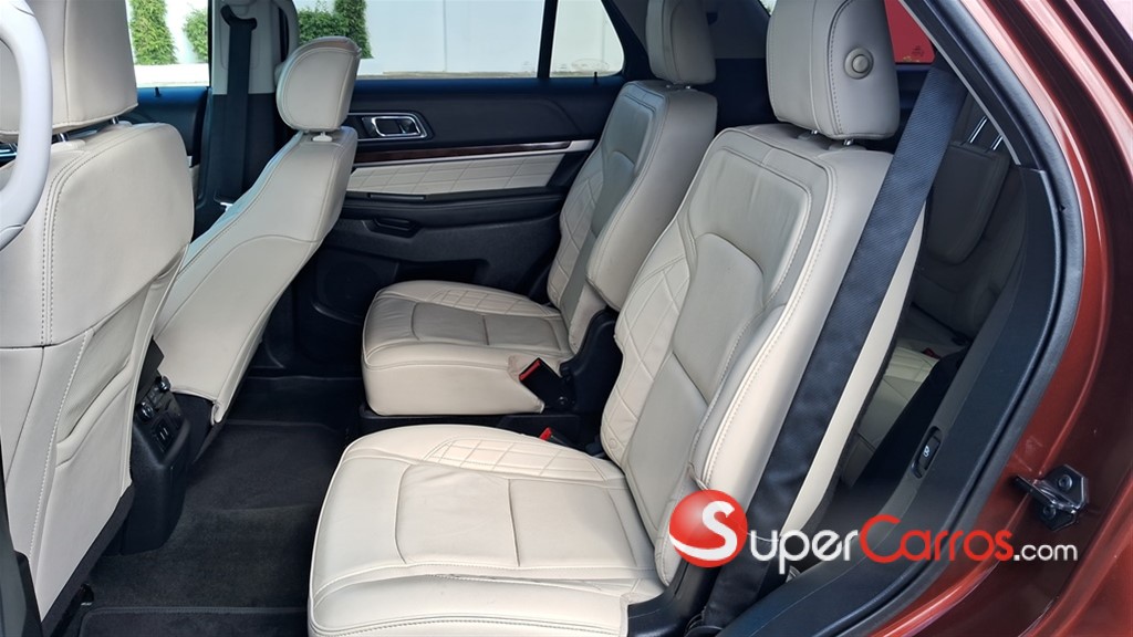 2016 Ford Explorer Platinum — foto 9 / 12