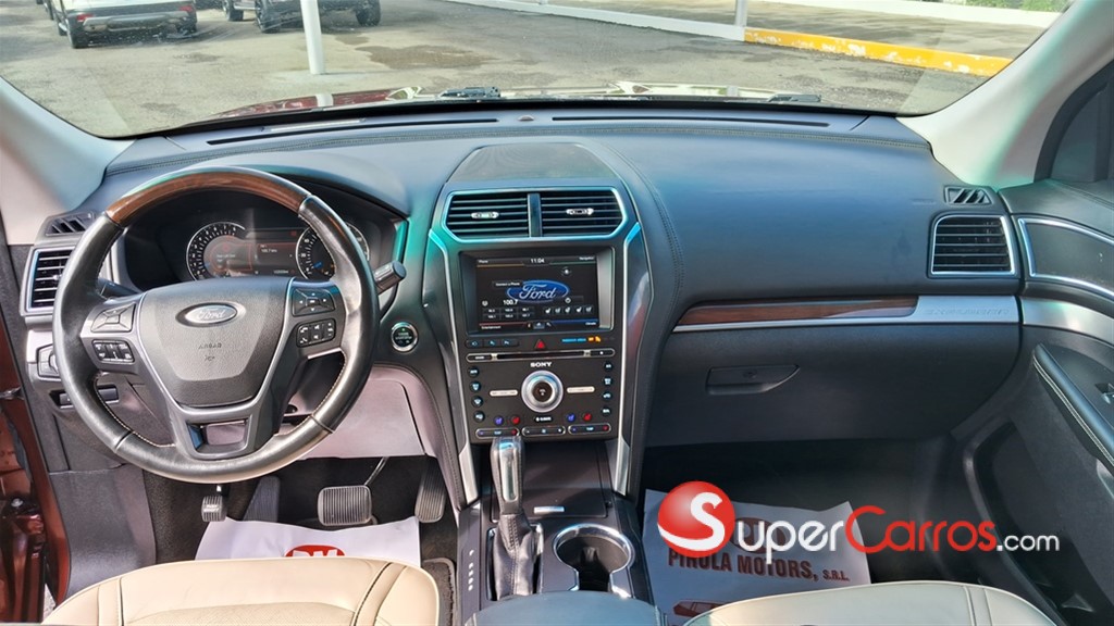 2016 Ford Explorer Platinum — foto 11 / 12