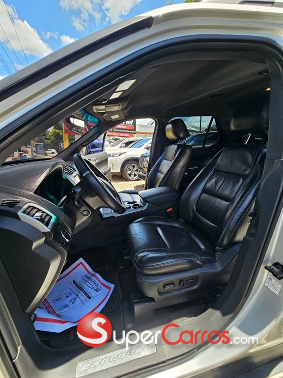 2013 Ford Explorer Limited — foto 8 / 10