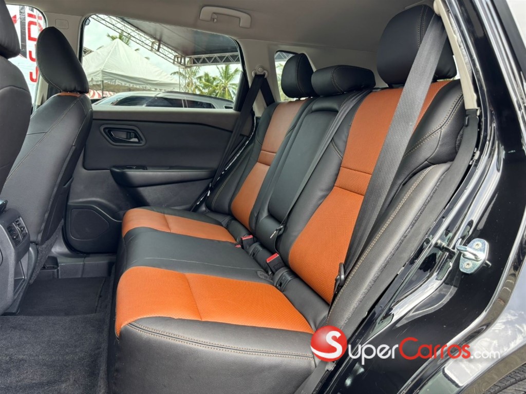 2023 Nissan Rogue — foto 6 / 10