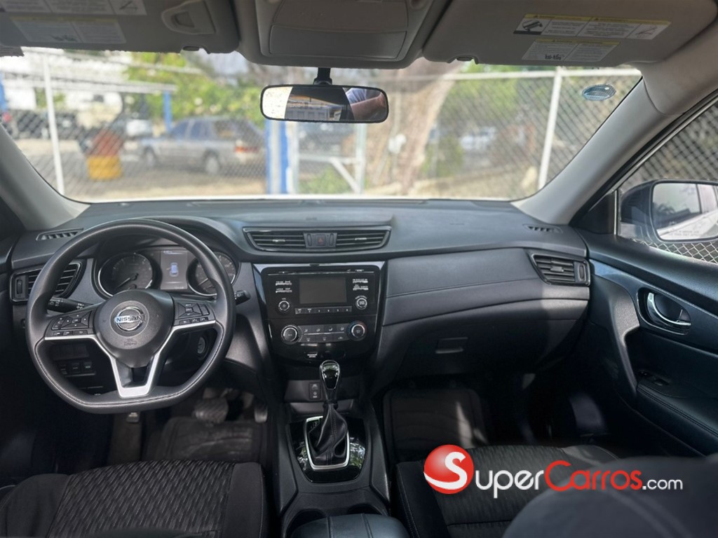 2017 Nissan Rogue — foto 6 / 11