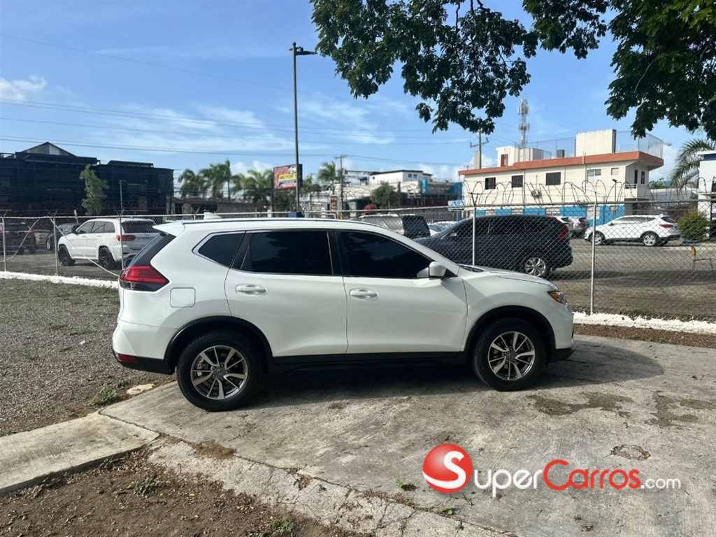 2017 Nissan Rogue — foto 11 / 11