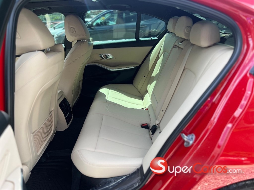 2020 BMW Serie 3 330i — foto 6 / 8
