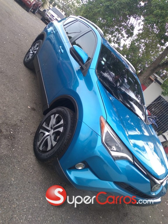 2018 Toyota RAV4 LE — foto 3 / 12