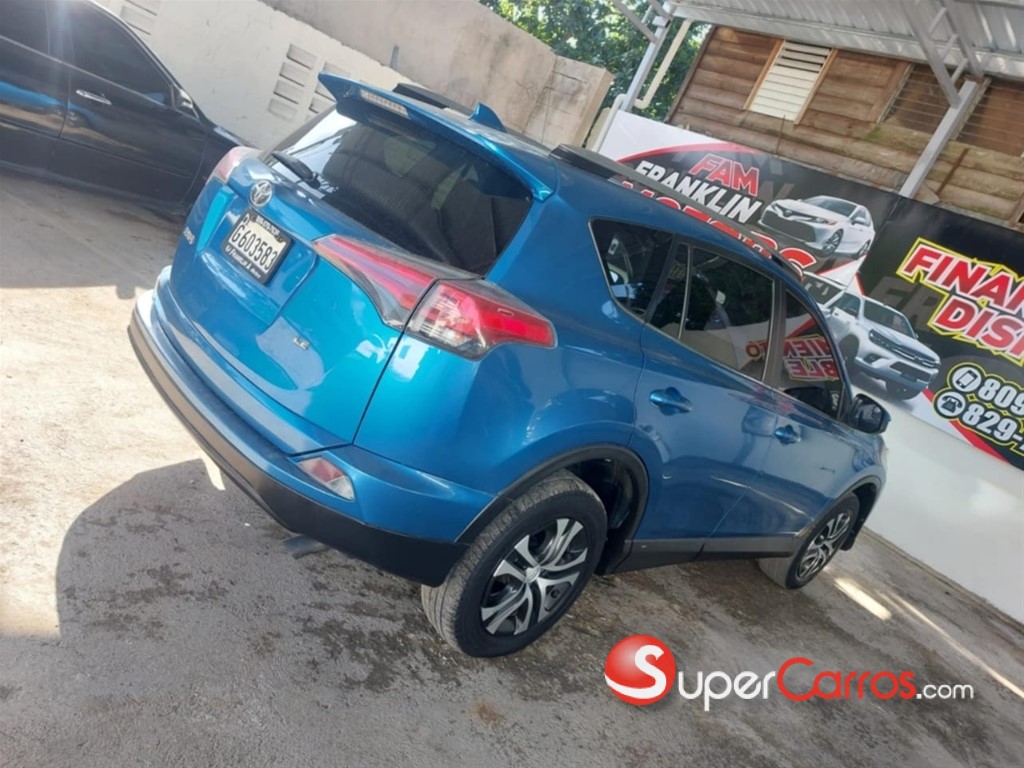 2018 Toyota RAV4 LE — foto 11 / 12