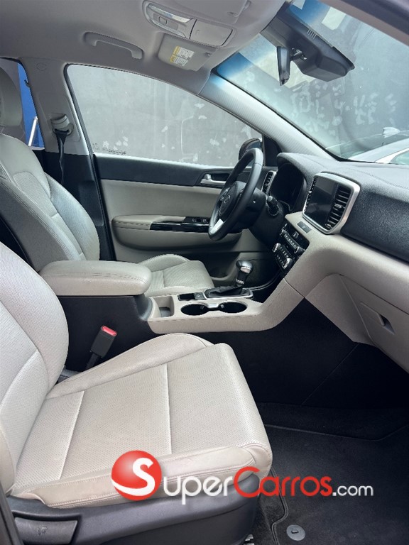 2020 Kia Sportage EX — foto 7 / 12