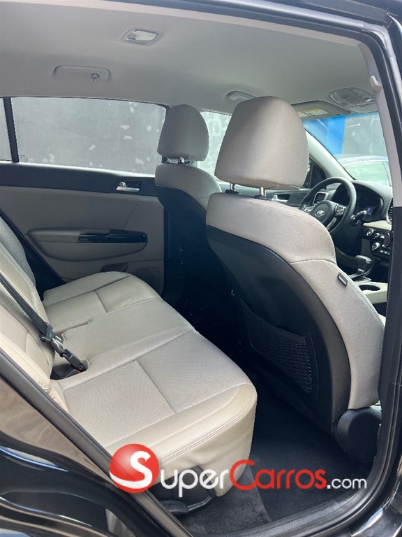 2020 Kia Sportage EX — foto 8 / 12