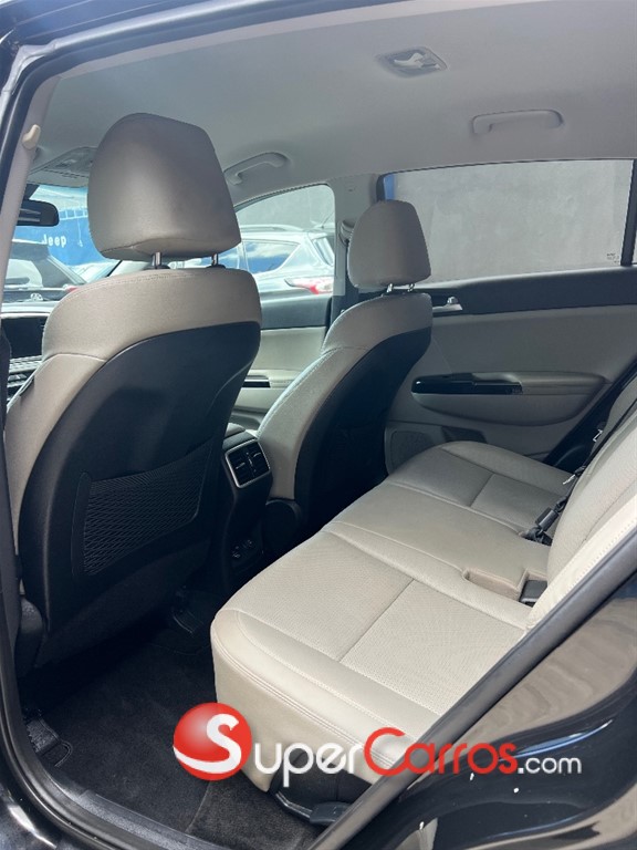 2020 Kia Sportage EX — foto 9 / 12