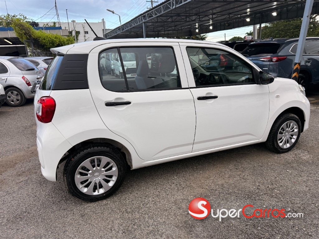 2021 Toyota Passo — foto 10 / 12