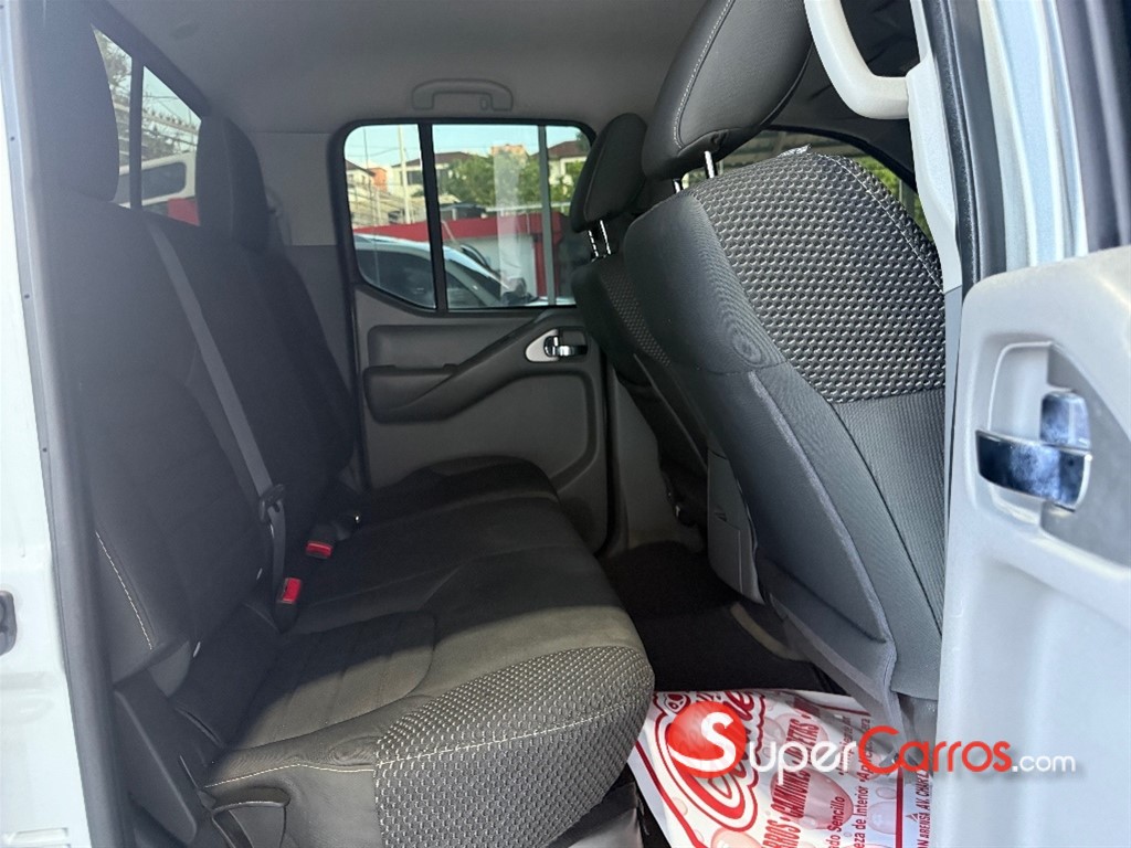 2017 Nissan Frontier Desert Runner — foto 3 / 12