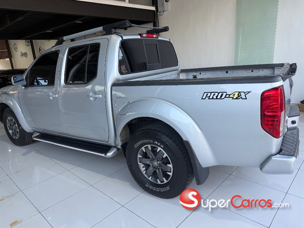 2017 Nissan Frontier Desert Runner — foto 8 / 12