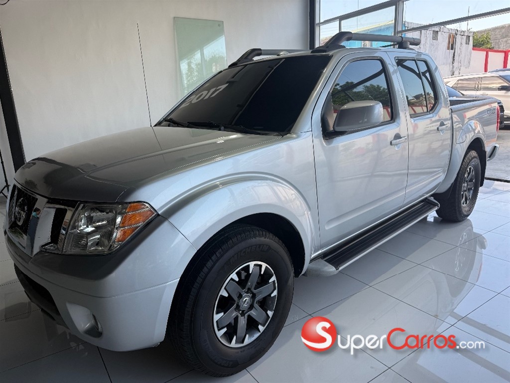 2017 Nissan Frontier Desert Runner — foto 11 / 12