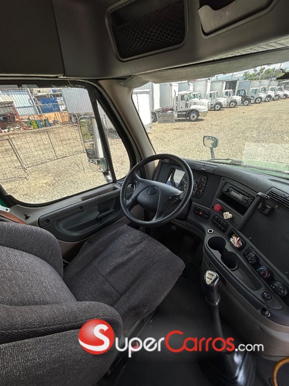 2014 Freightliner Cascadia — foto 4 / 6