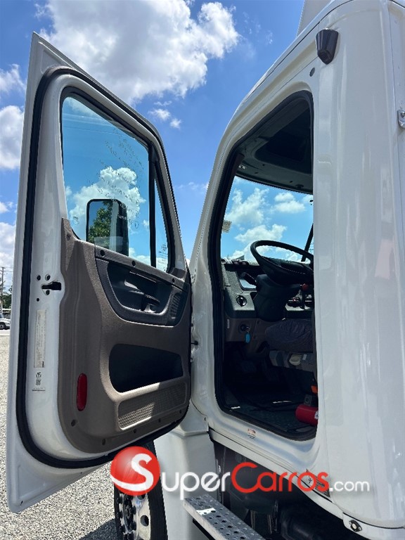 2014 Freightliner Cascadia — foto 3 / 6