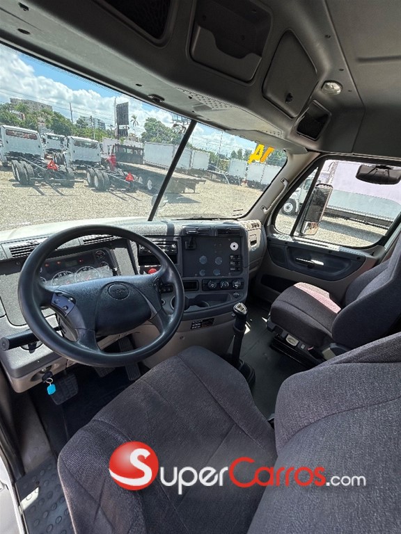 2014 Freightliner Cascadia — foto 4 / 6
