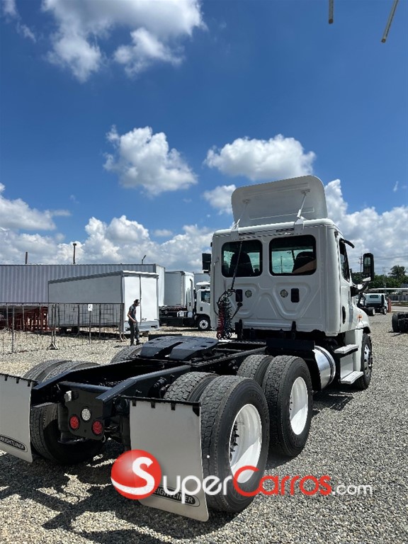 2014 Freightliner Cascadia — foto 5 / 6