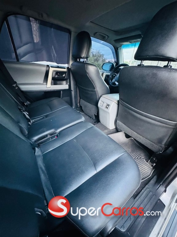 2011 Toyota 4 Runner Limited — foto 9 / 10