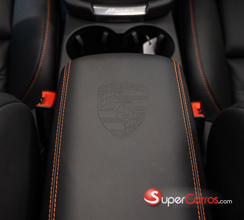 2025 Porsche Macan T — foto 8 / 12