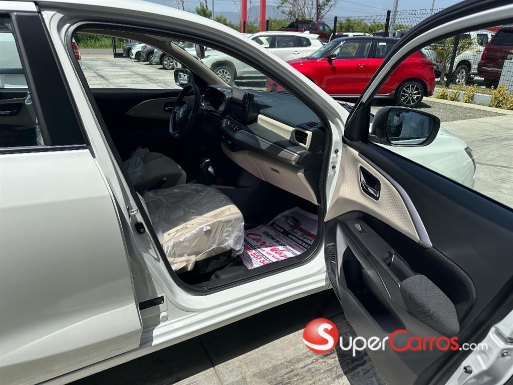 2026 Suzuki Dzire GLX — foto 8 / 10