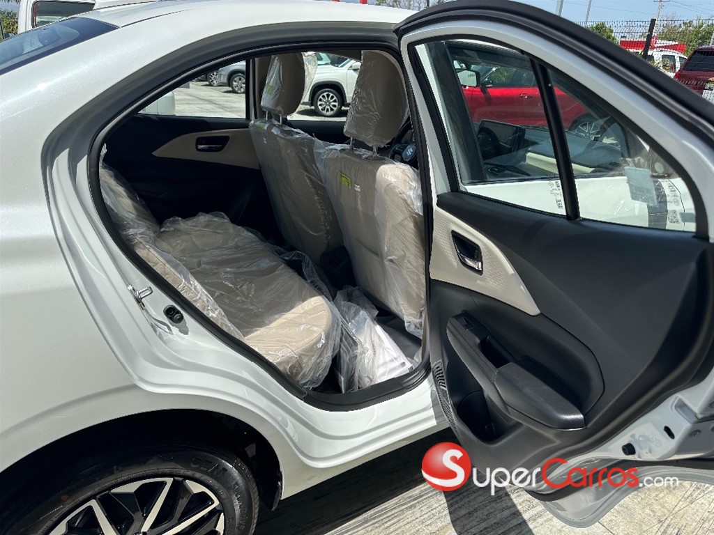 2026 Suzuki Dzire GLX — foto 9 / 10