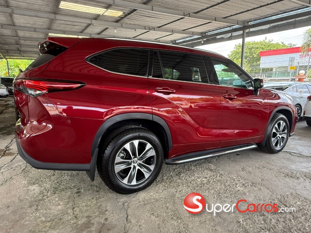 2021 Toyota Highlander XLE — foto 3 / 9