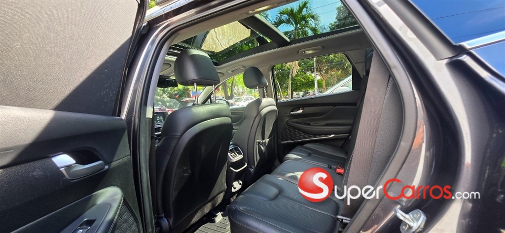 2020 Hyundai Santa Fe Limited — foto 9 / 11