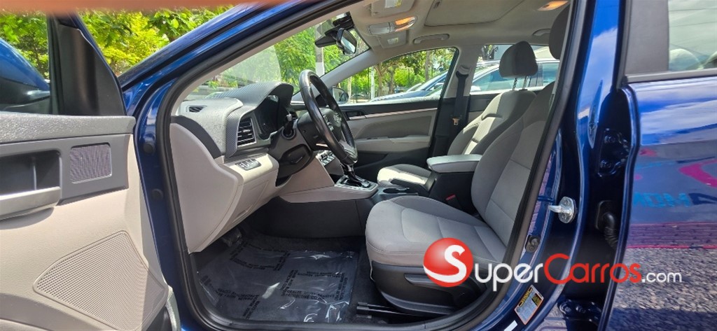 2020 Hyundai Elantra Value Edition — foto 8 / 10