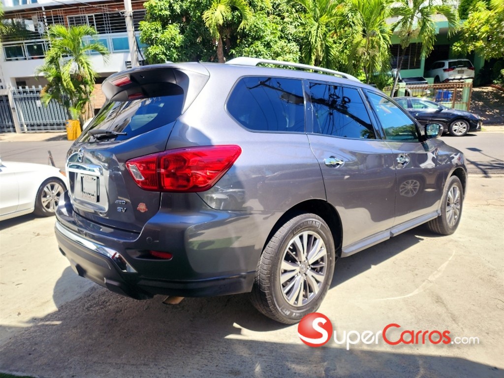 2019 Nissan Pathfinder SV — foto 2 / 10