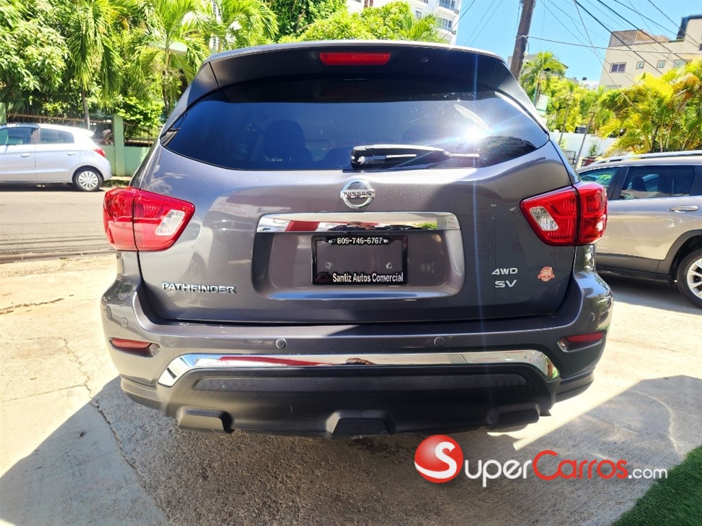 2019 Nissan Pathfinder SV — foto 3 / 10