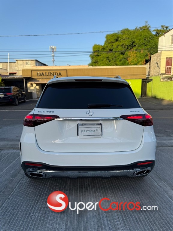 2025 Mercedes-Benz Clase GL 450 4MATIC — foto 6 / 10