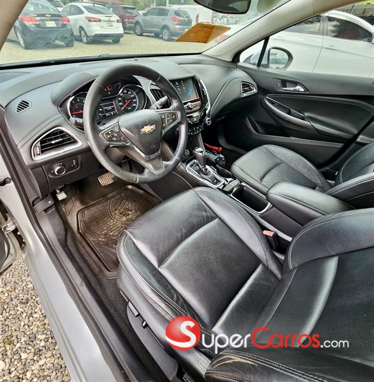 2017 Chevrolet Cruze Premier — foto 9 / 11