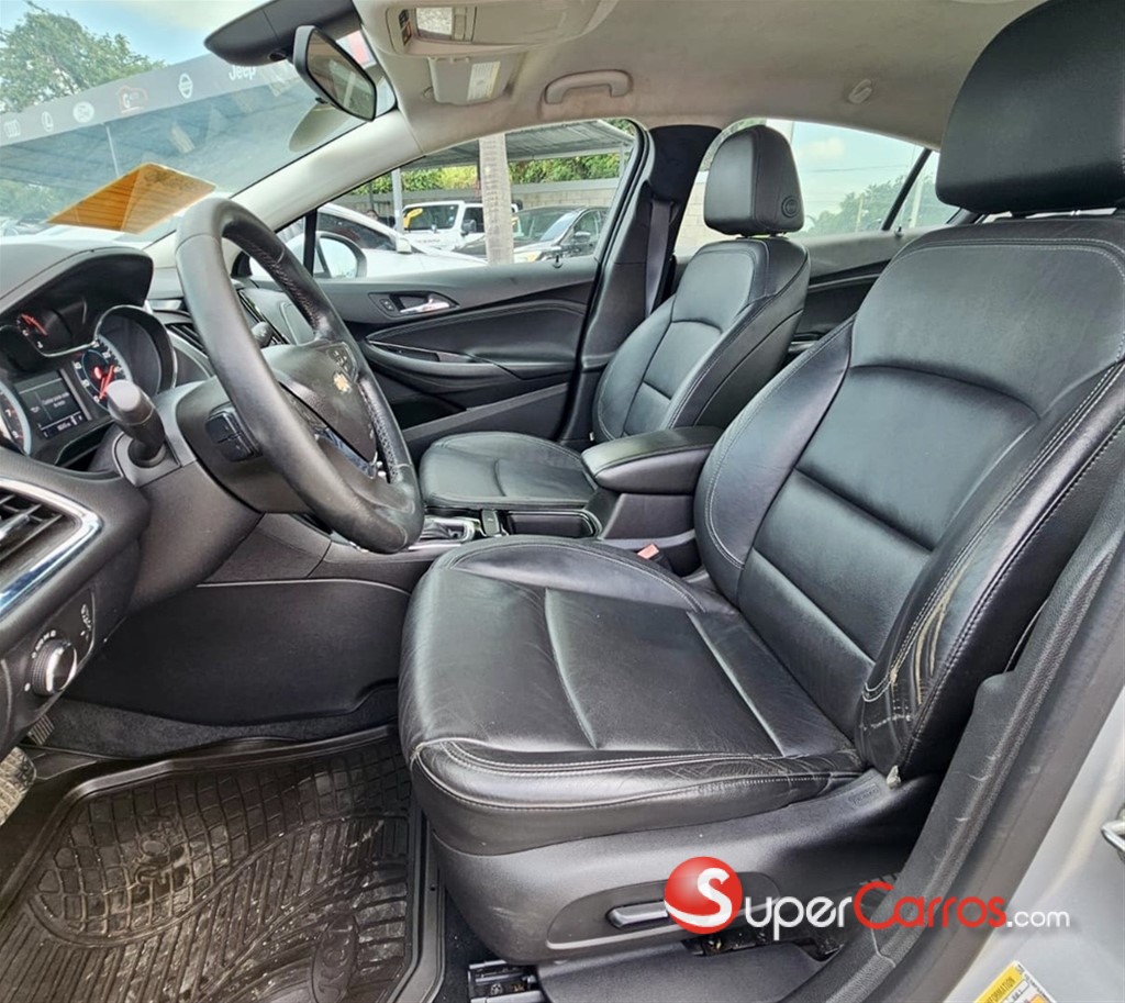 2017 Chevrolet Cruze Premier — foto 10 / 11