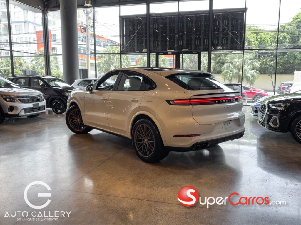2025 Porsche Cayenne Hybrid — foto 2 / 11