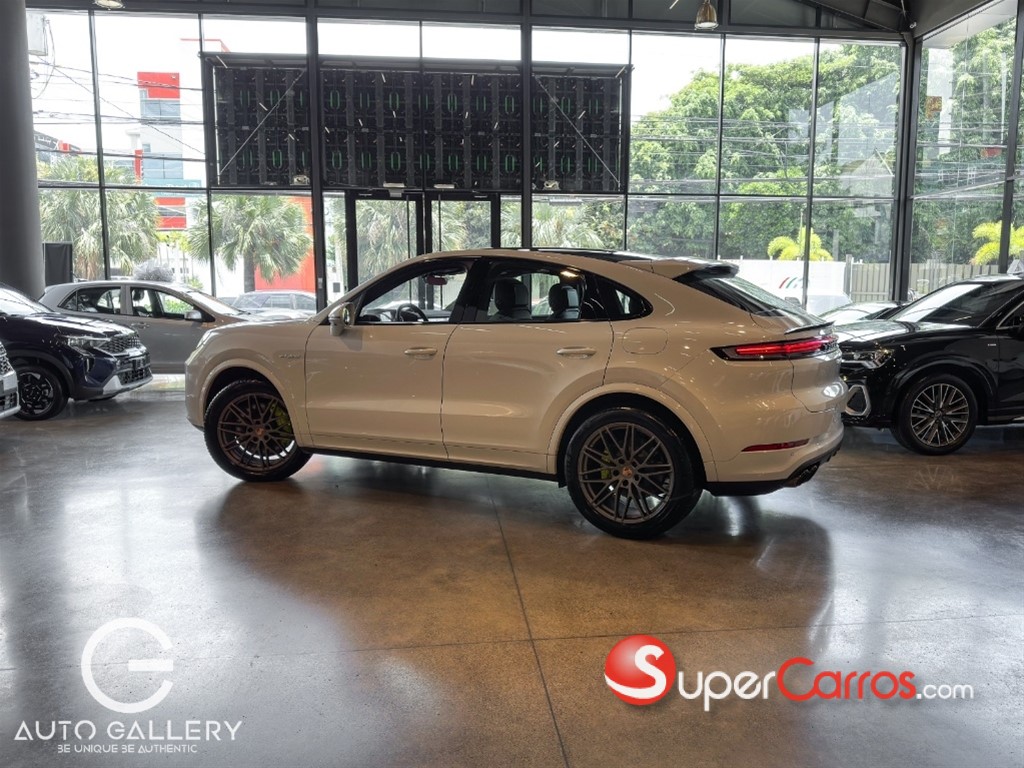 2025 Porsche Cayenne Hybrid — foto 4 / 11