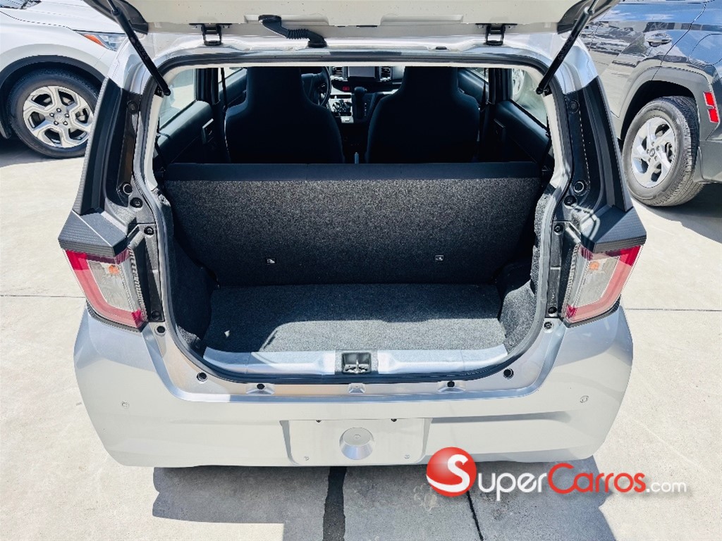 2020 Daihatsu Mira — foto 6 / 12