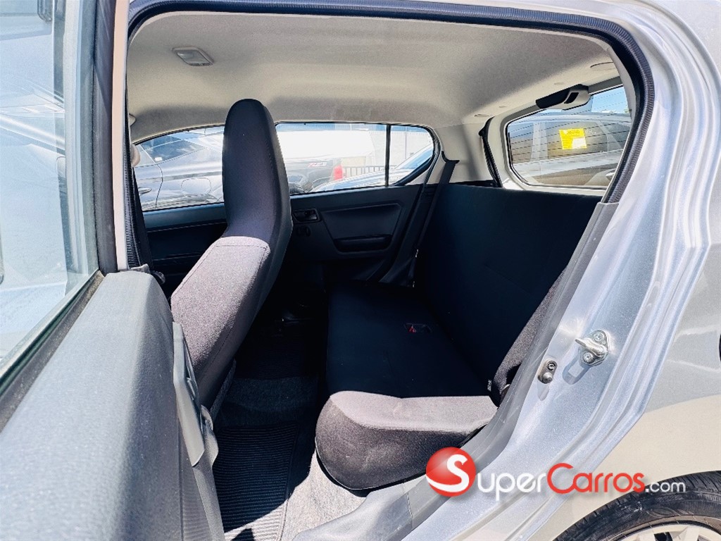 2020 Daihatsu Mira — foto 9 / 12
