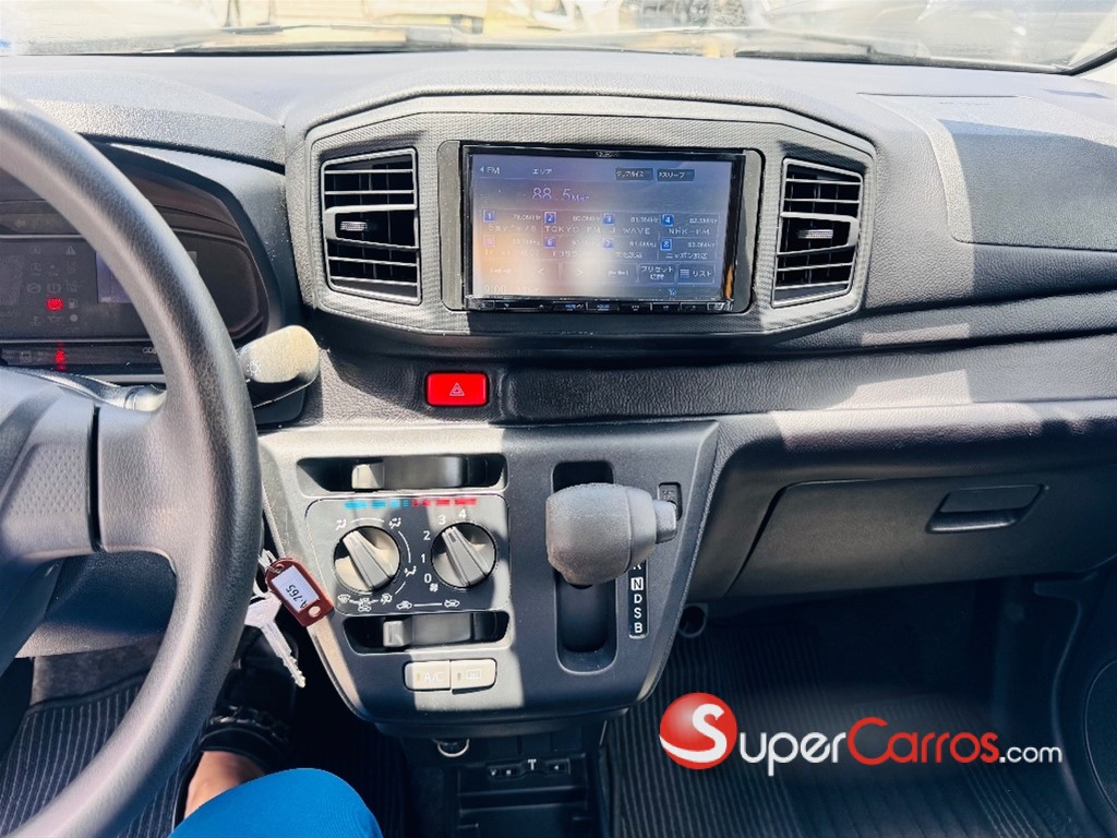 2020 Daihatsu Mira — foto 11 / 12