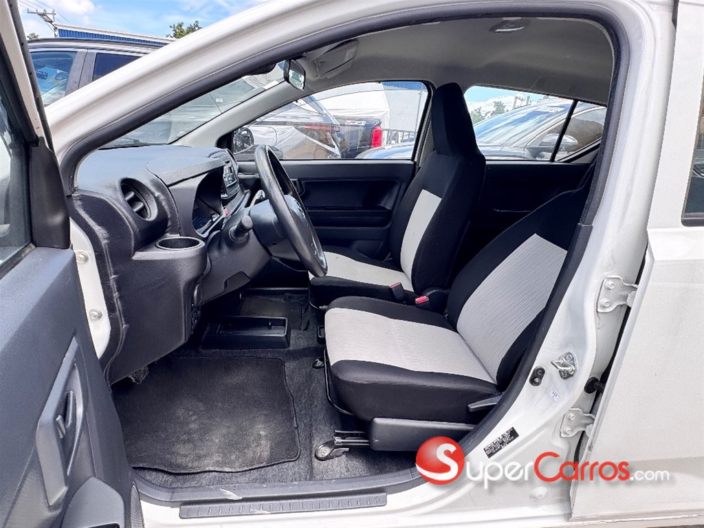 2021 Daihatsu Mira — foto 8 / 12