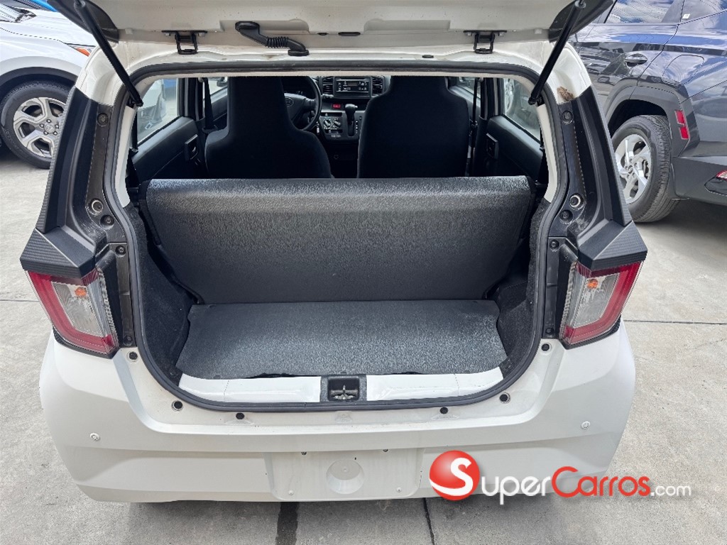 2021 Daihatsu Mira — foto 10 / 12