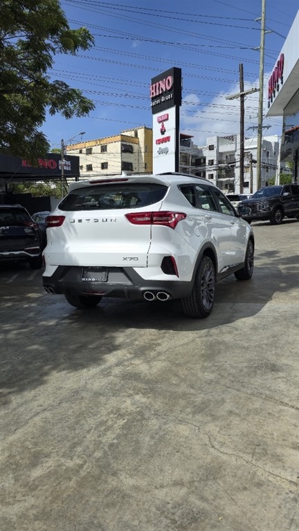2027 Jetour X70 FL — foto 8 / 12