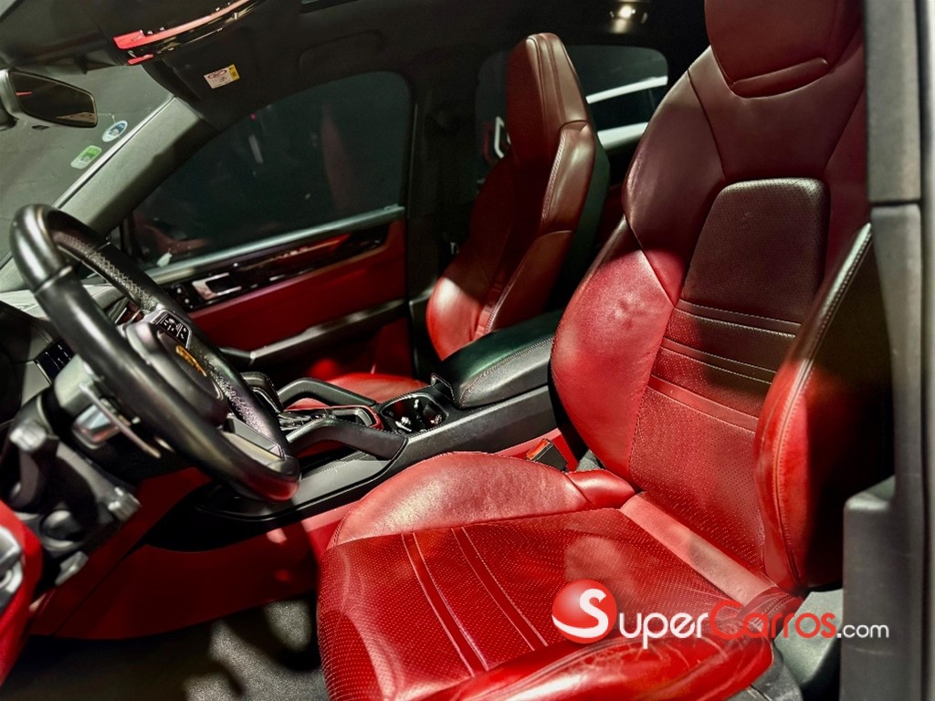 2020 Porsche Cayenne Coupe — foto 2 / 12