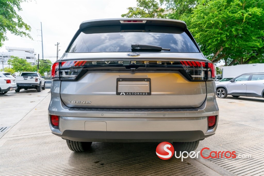 2025 Ford Everest — foto 2 / 7